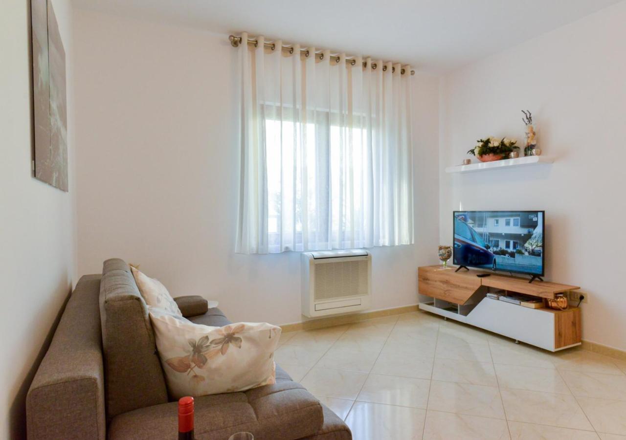 Apartments Leona Umag Exterior foto